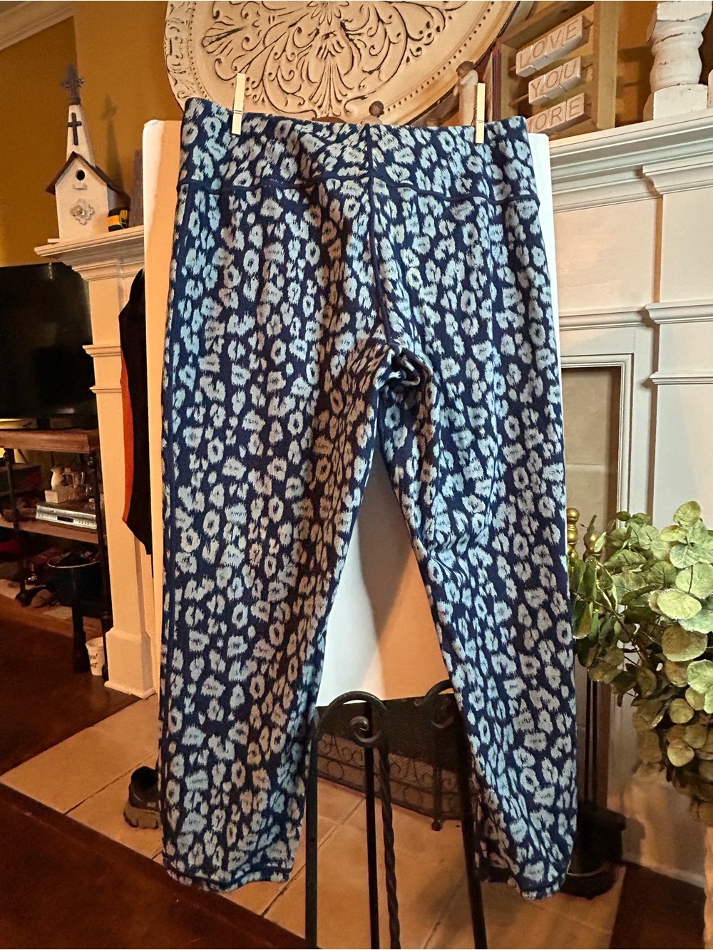Women with Control Navy & Light Blue Leopard-Print High-Rise Leggings